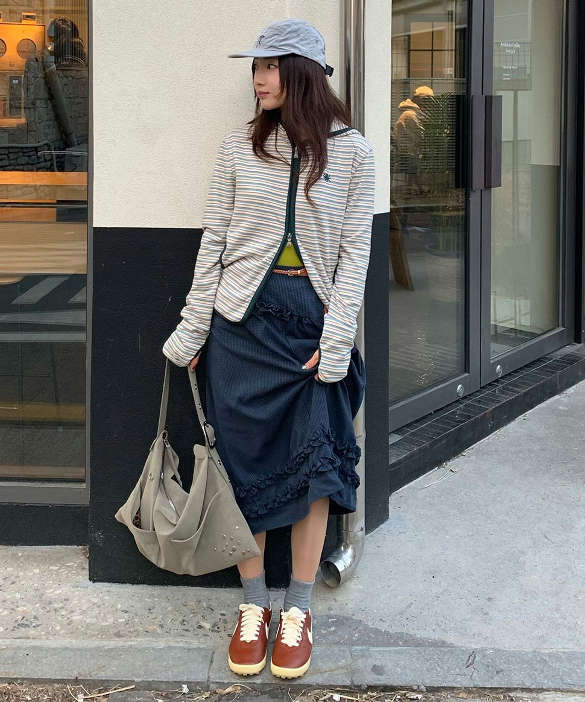 벨로엘(BELLOL) Lovely frill long skirt NAVY