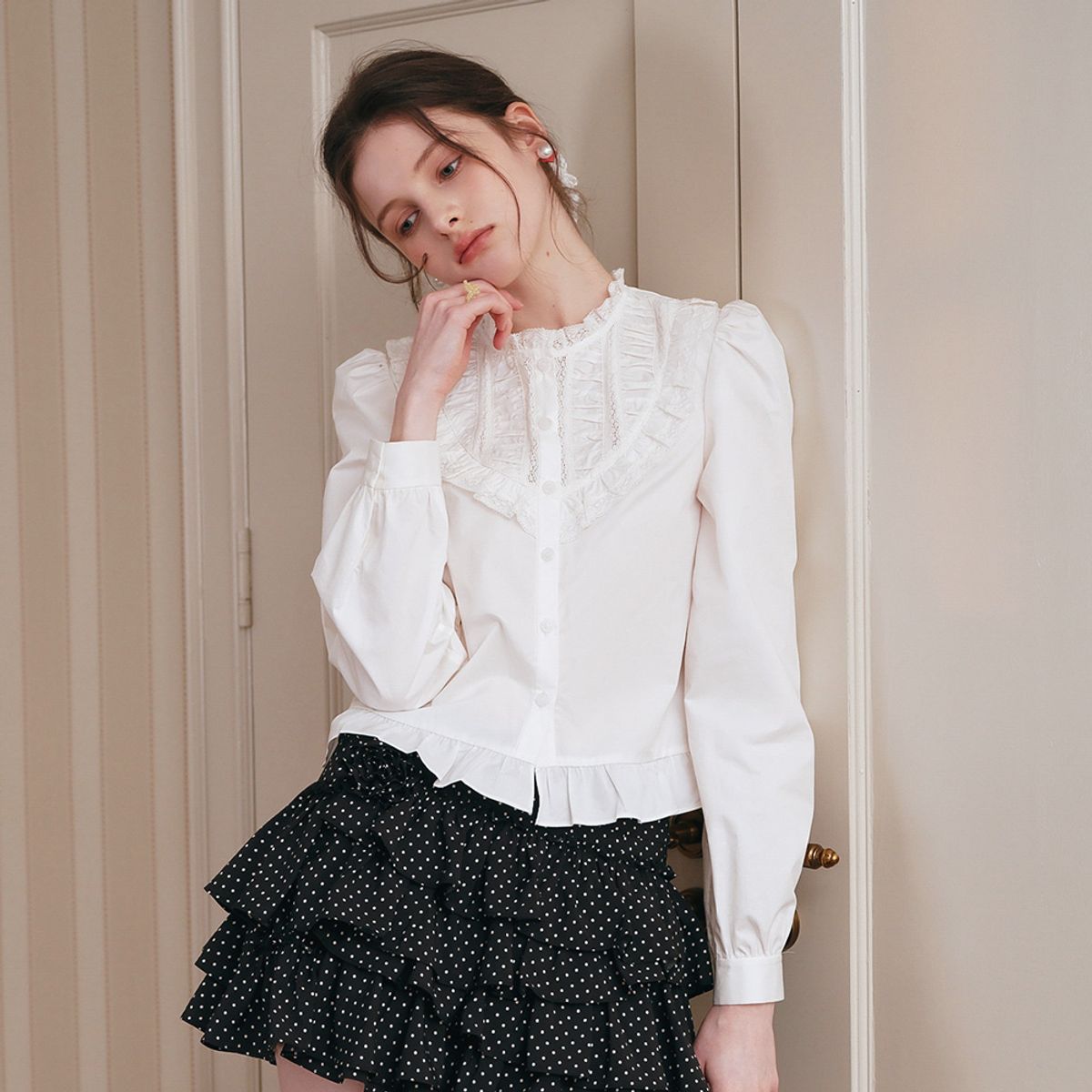 쎄무아듀(CEST MOIDEW) Cest_Lace panel puff sleeve blouse