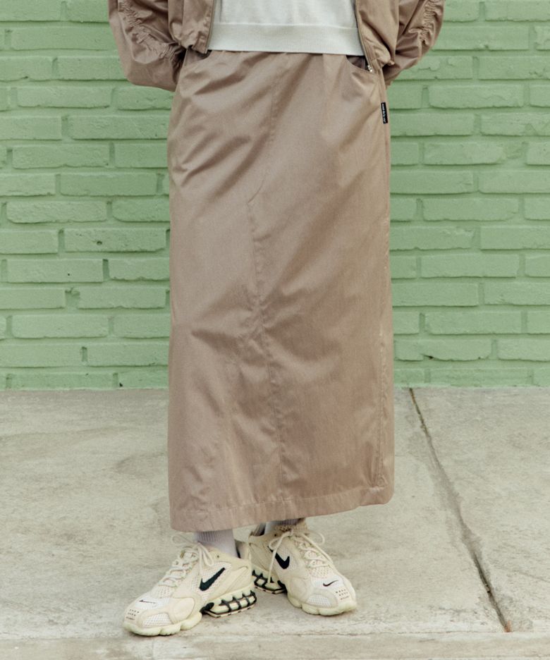 WOMAN NYLON SHIRRING LONG SKIRT (2 COLOR)