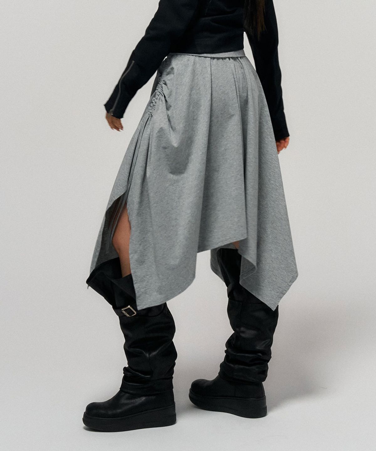스키즘 인듀싱(SCHISM INDUCING) ASYMMETRICAL HEM MIDI SKIRT GREY