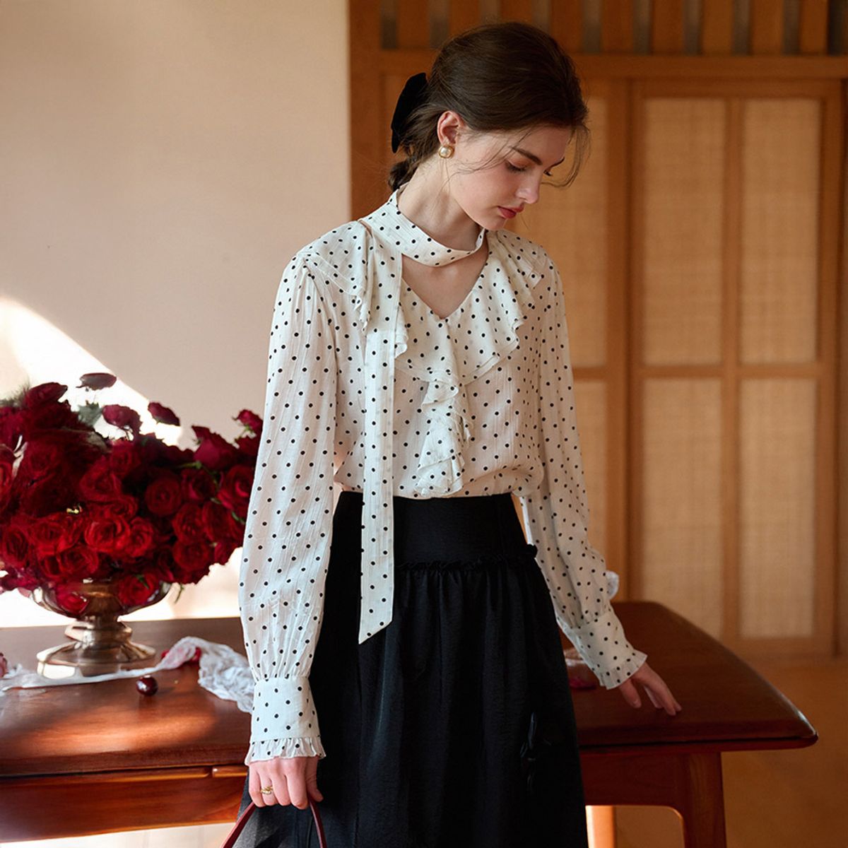 심플레트로(SIMPLE RETRO) SR_Ruffle polka dot blouse_2color