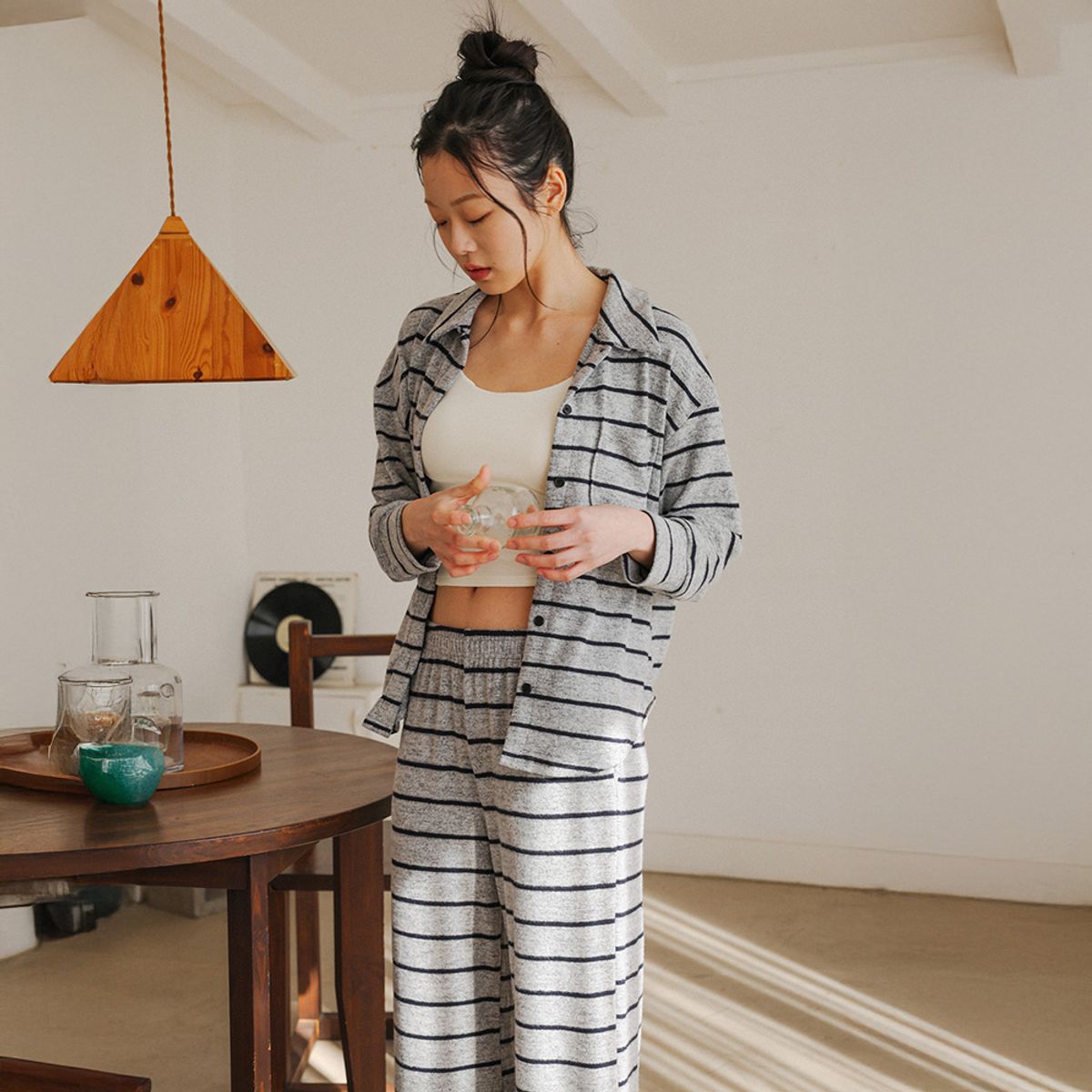 멜라니조이(MELANIE JOY) MJ_Striped button pajama two-piece set_GRAY