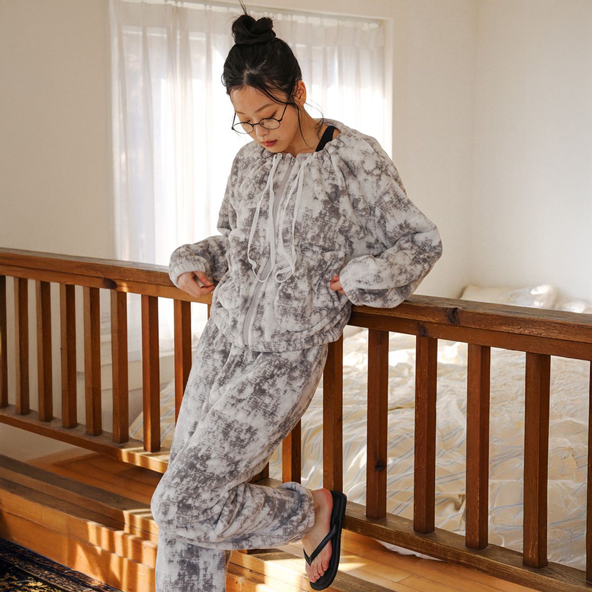 멜라니조이(MELANIE JOY) MJ_Cozy fleece lounge pajama two-piece set_GRAY
