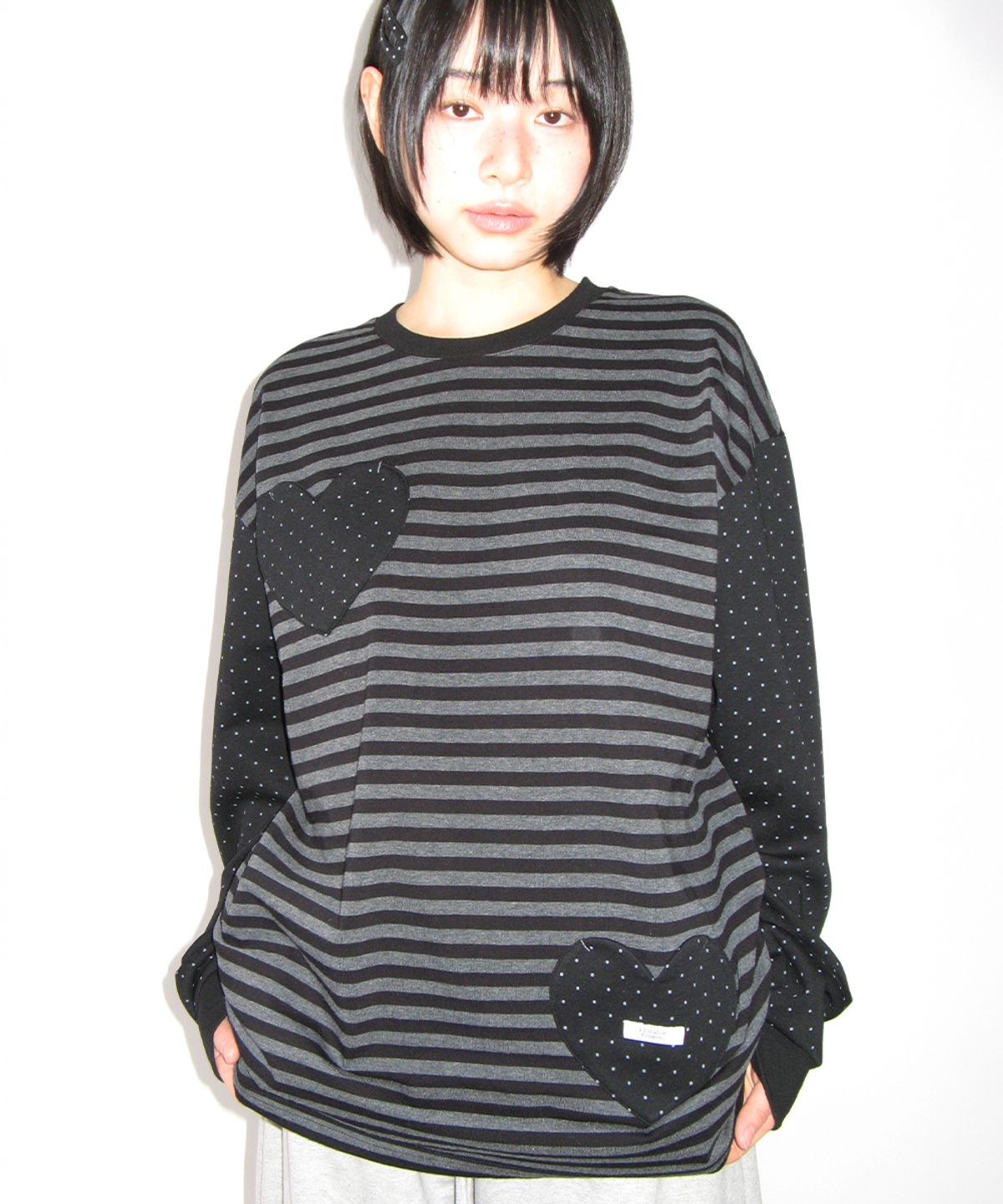 론론(RONRON) HEART DOT POCKET STRIPE LONG SLEEVE BLACK