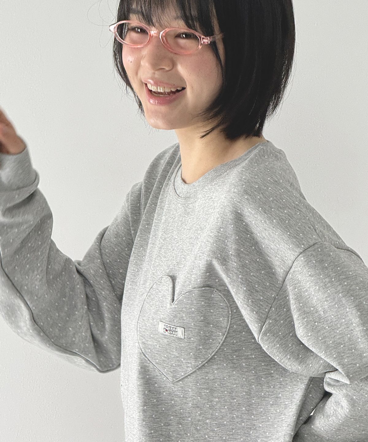 론론(RONRON) DOT HEART POCKET OVER FIT LONG SLEEVE GREY