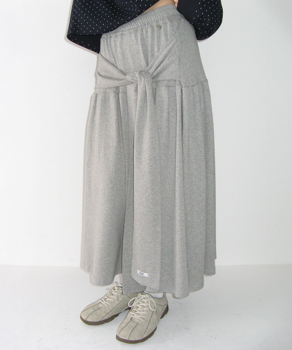 론론(RONRON) STRAP KNOT LONG SKIRT GREY