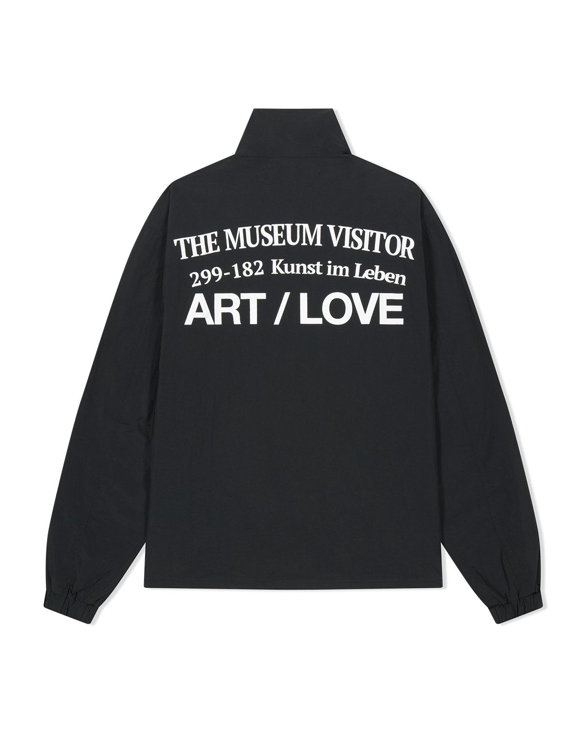 더뮤지엄비지터(THEMUSEUMVISITOR) NYLON CURVED ZIPPER WINDBREAKER (BLACK)
