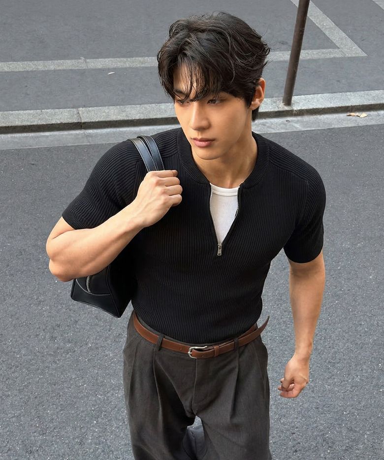 새들 리브드 머슬핏 하프 집업 니트 블랙