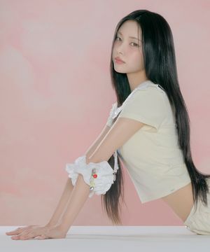 [× ILLIT] SCRUNCHIE - WHITE