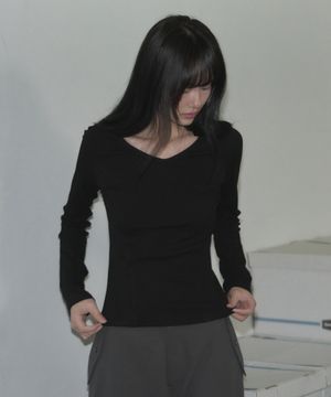 [레더리X아네딘] 슬림핏 브이넥 리브드 롱슬리브 [BLACK]