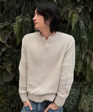 코튼 헨리넥 와플 니트 SWISS