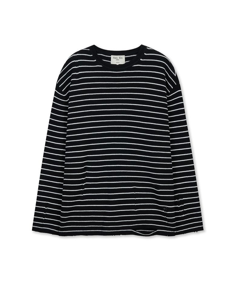 STRIPE DAMAGED LOOSE PULLOVER IN BLACK
