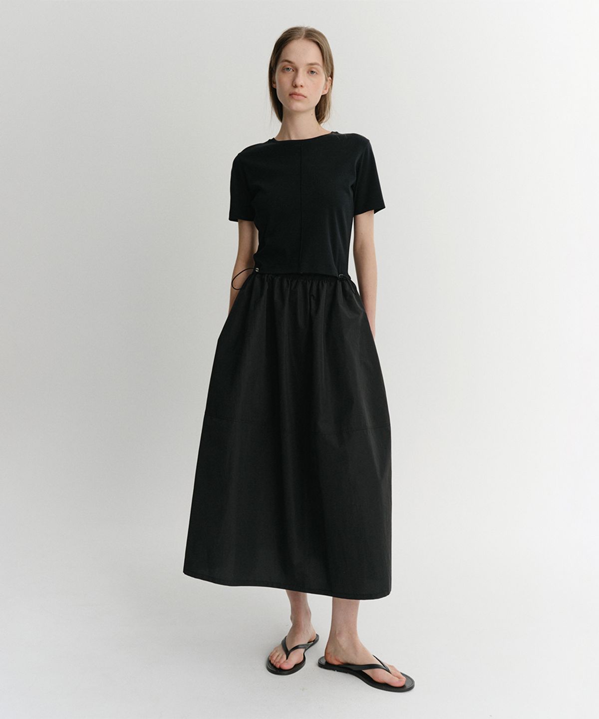 이아(EAAH) KANE CONTRAST COCOON DRESS (BLACK)