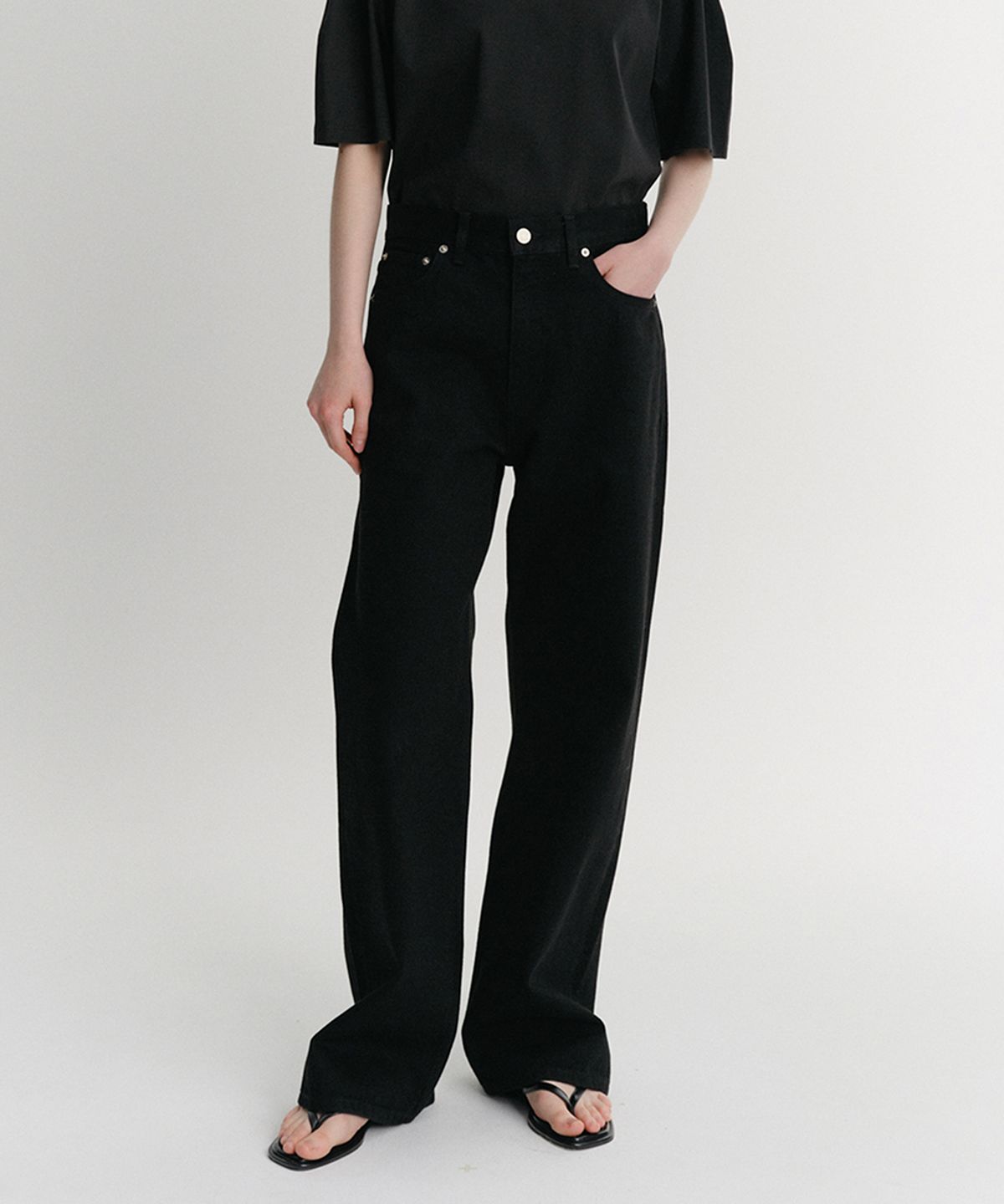 이아(EAAH) STRAIGHT DENIM PANTS (BLACK)