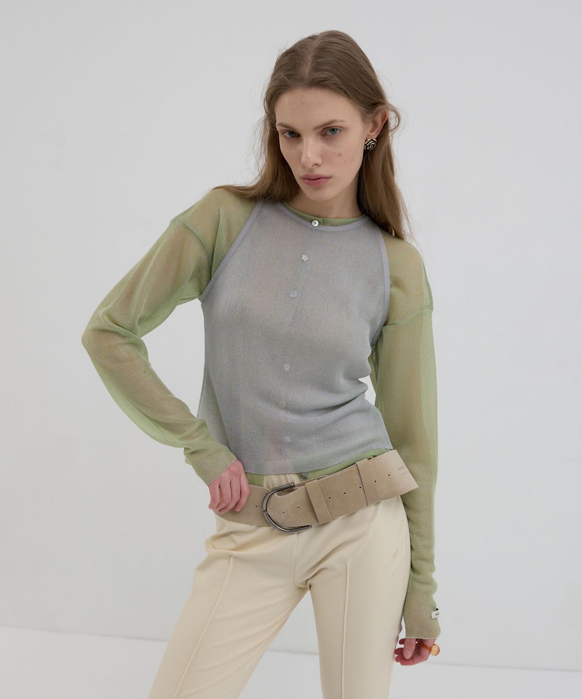 오버듀플레어(OVERDUEFLAIR) SHEER GLOSSY HALTER KNIT TOP_SILVER