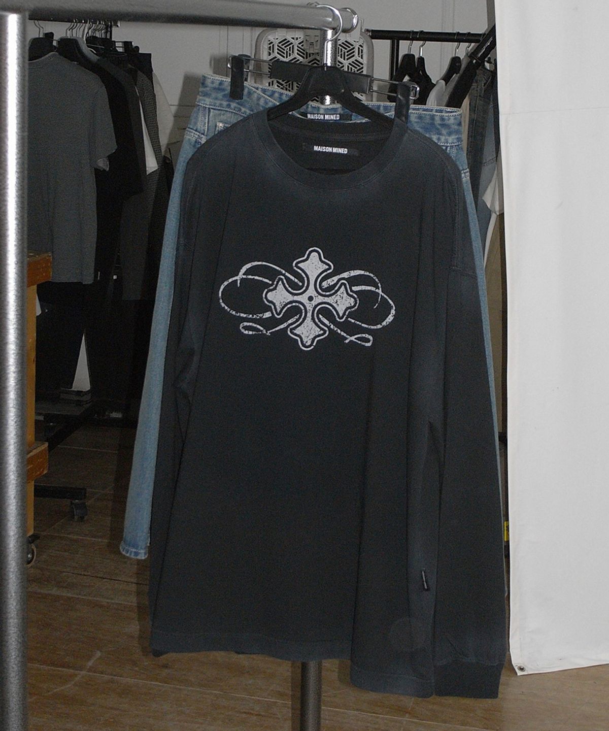 메종미네드(MAISON MINED) CELTIC CROSS LONG SLEEVE WASHED BLACK