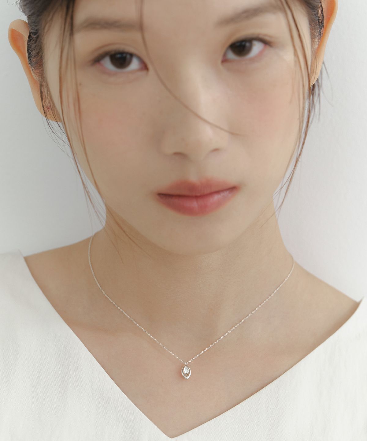바이위켄드(BYWEEKEND) Petal necklace