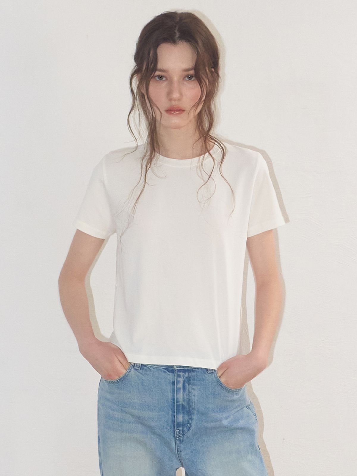 에트몽(ETMON) Round Neck T-Shirt, Ivory