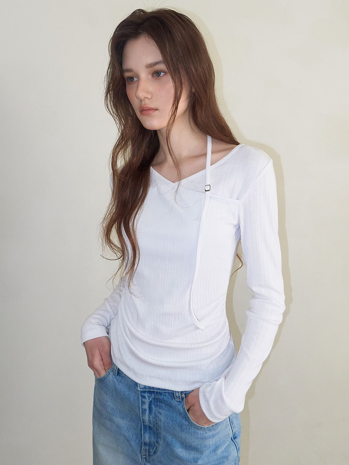 에트몽(ETMON) Buckle Strap T-Shirt, White