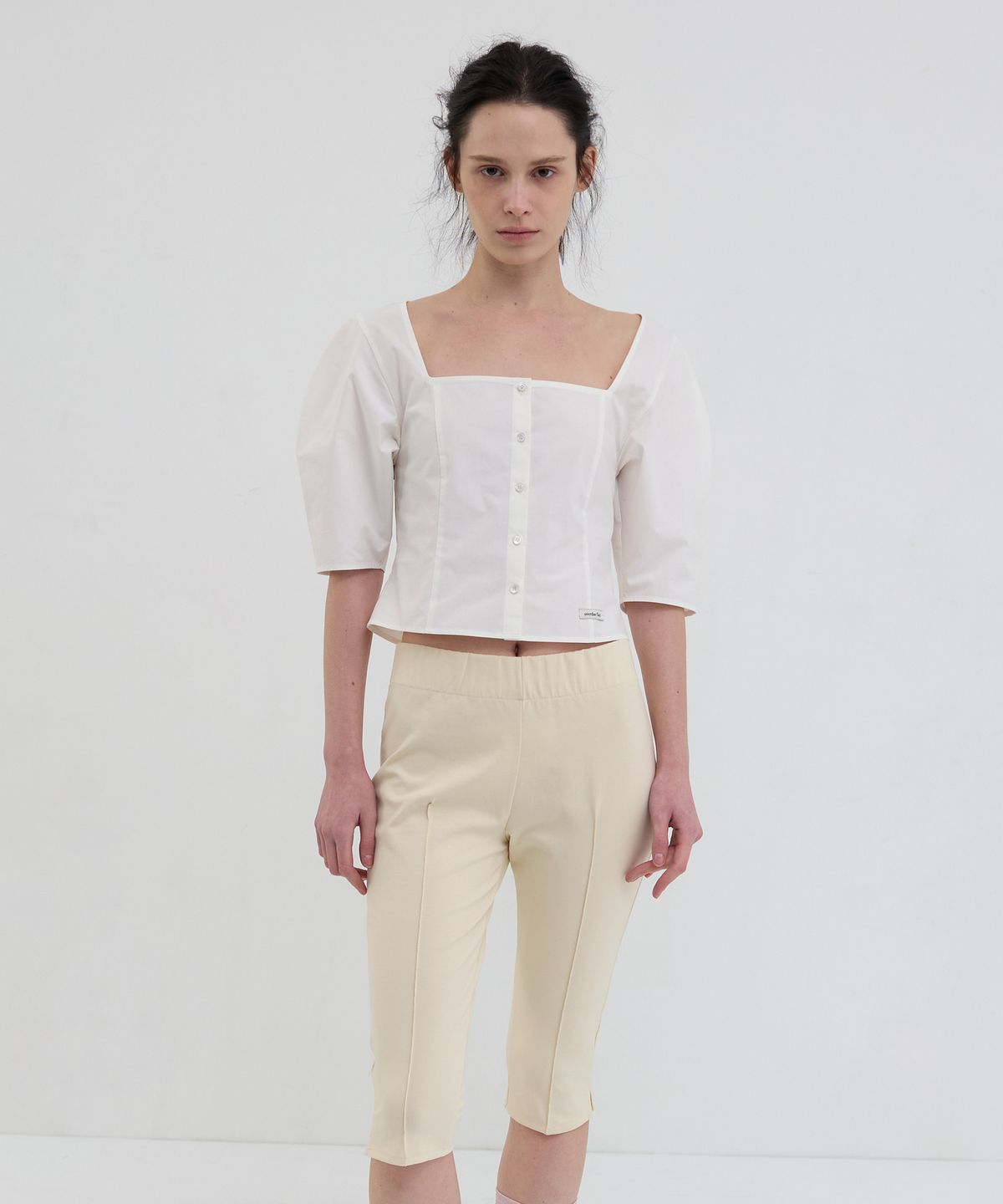 오버듀플레어(OVERDUEFLAIR) SQUARE NECK VOLUME BLOUSE_WHITE
