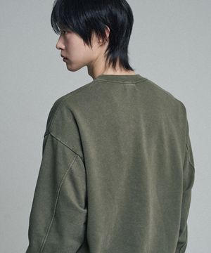 오버핏 피그먼트 맨투맨 스웨트셔츠 카키