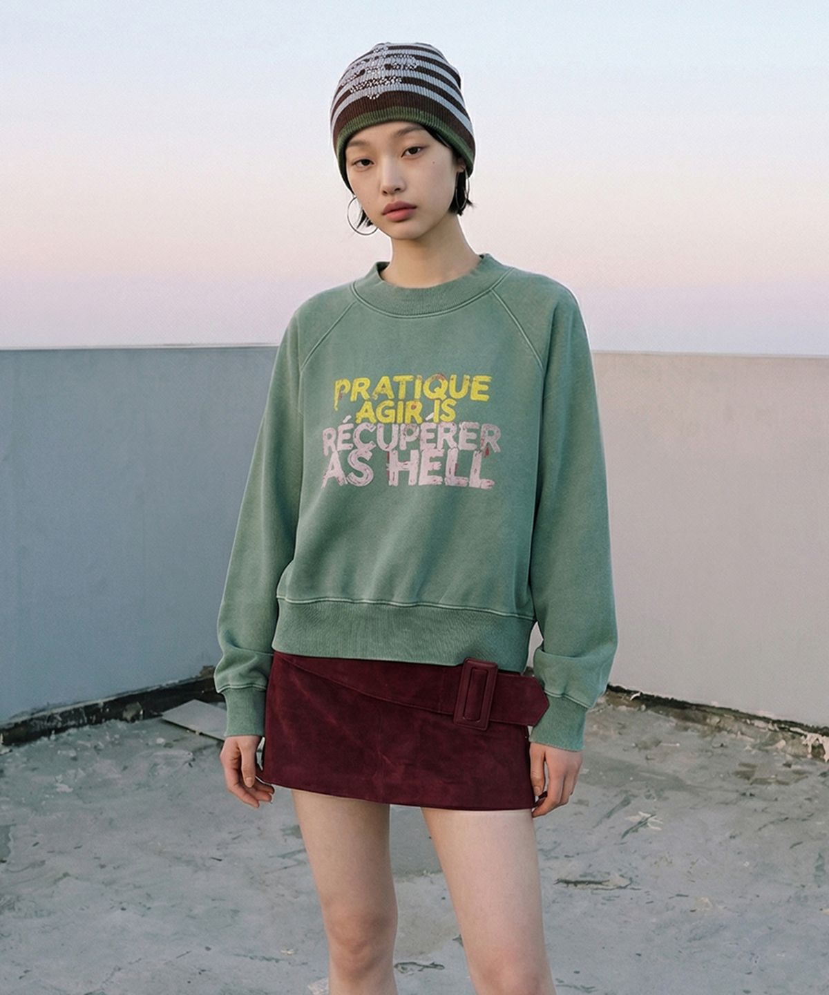 랑가주망(LENGAGEMENT) Hell-Raising Salt-Washed Raglan Crop Sweatshirt (Green)