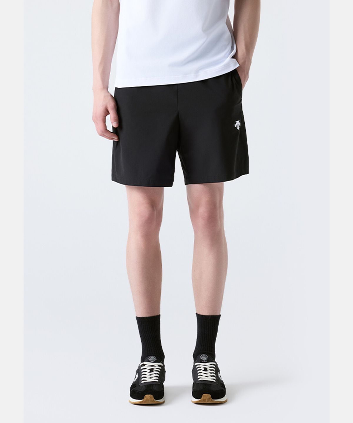 데상트(DESCENTE) 에센셜 쇼츠 (남성 7인치/여성 6.5인치) 블랙 SR123UHP11
