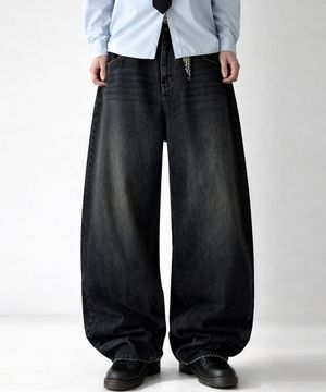 블랙 워시드 벌룬 슈퍼 와이드 데님 팬츠