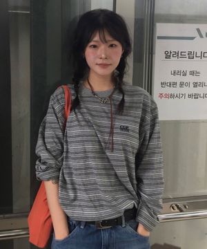 멀티 스트라이프 롱슬리브-다크 그레이