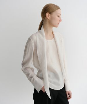 RIVER SCARF BLOUSE (IVORY)