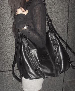 멀티 지퍼 컨버터블 백 블랙