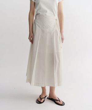 INES PLEATS SKIRT (CREAM)