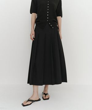 INES PLEATS SKIRT (BLACK)