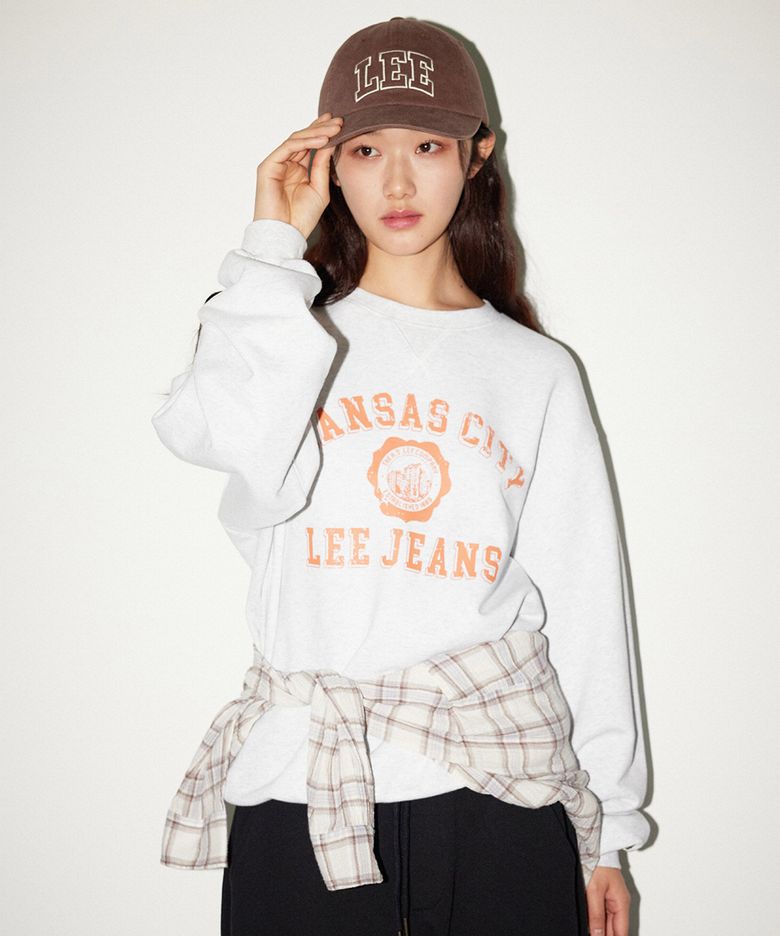 컬리지 타이포 맨투맨 라이트그레이