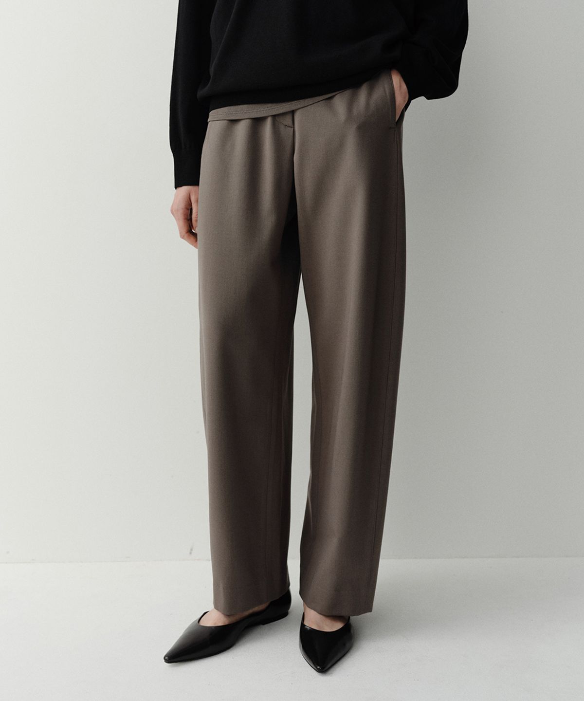 이아(EAAH) CAVE BARREL PANTS (TAUPE)