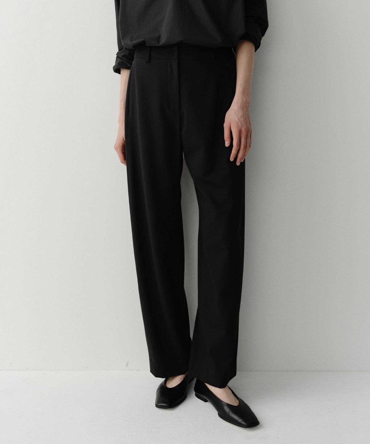 이아(EAAH) CAVE BARREL PANTS (BLACK)