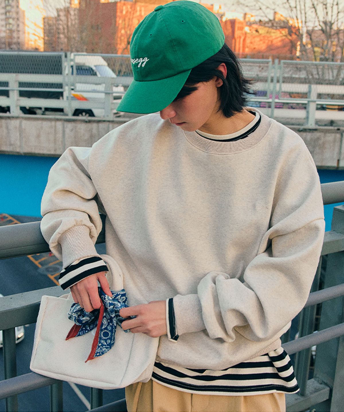 코스에그(COSEGG) Unisex Basic Oversized Sweatshirt_EFSTS187