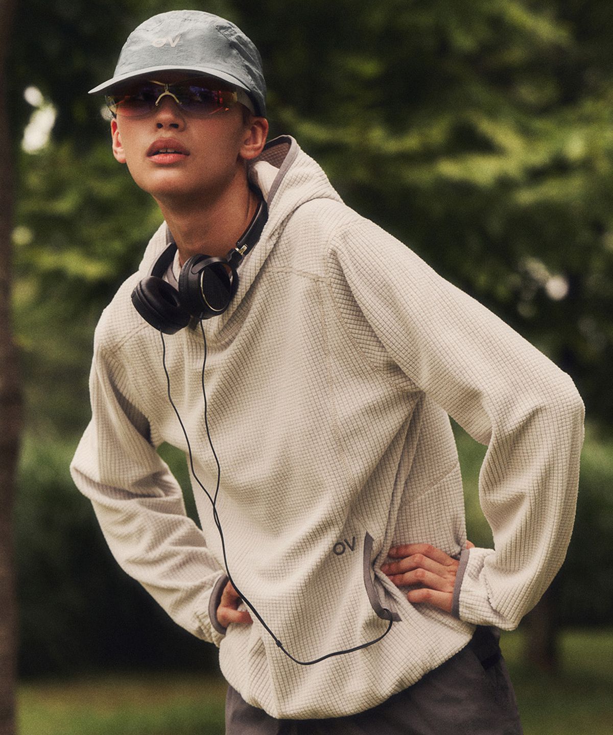 아웃도어 보이스(OUTDOOR VOICES) Technol-OV™ GRID FLEECE HOODIE (LIGHT GRAY)