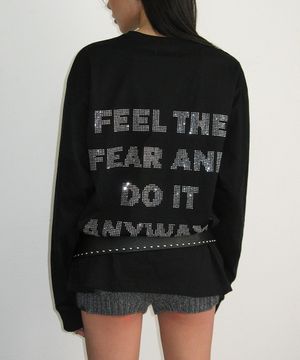 비즈 그래픽 아일렛 포인트 코튼 루즈핏 긴팔 롱슬리브 티셔츠 [블랙]