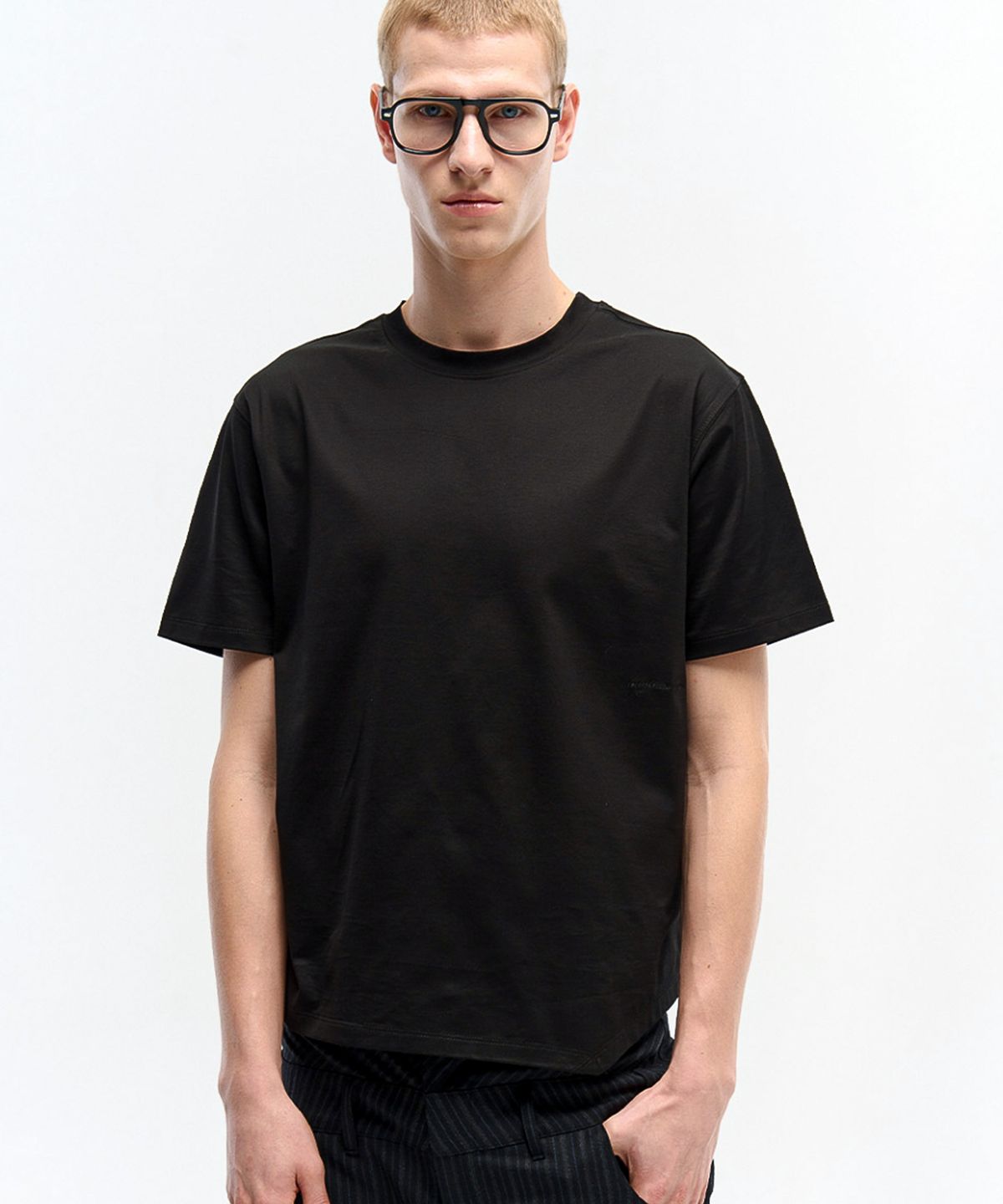 애니타임로릭(ANYTIME LOREAK) FERN T-SHIRT- BLACK