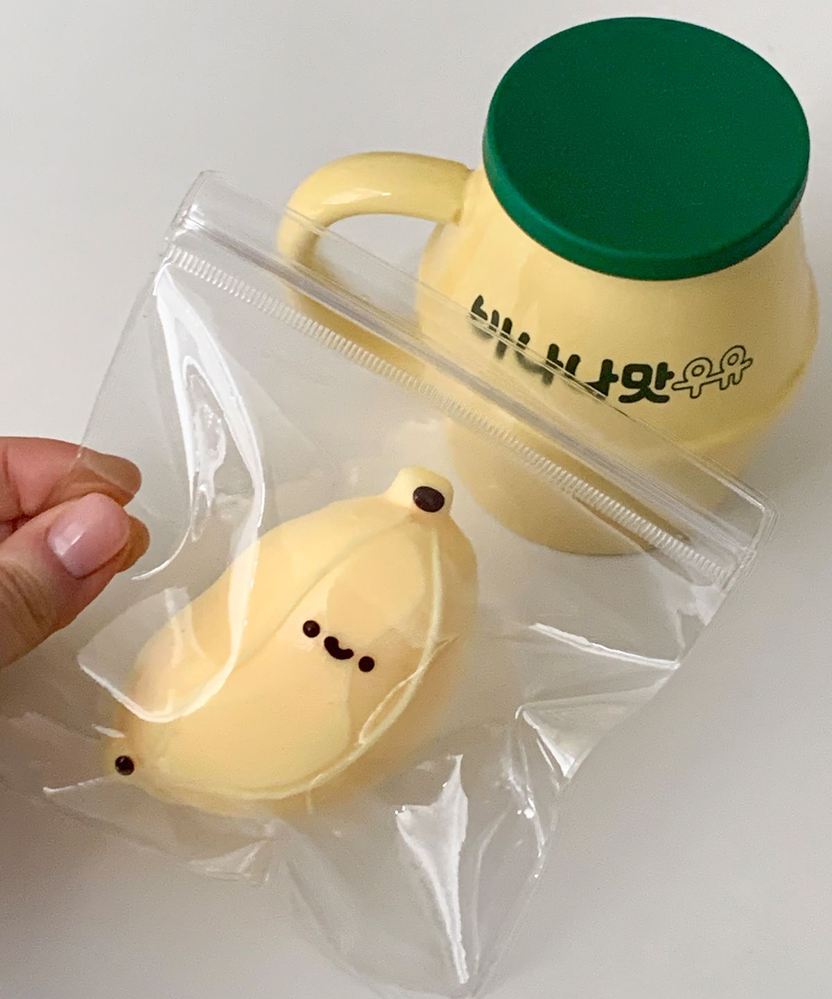 데데리트(DEDERIT) 귀여운 과일 바나나 말랑이 스퀴시 슬라임