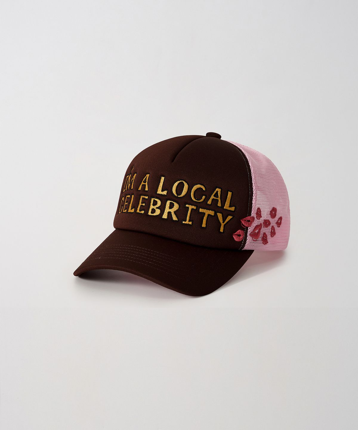 가먼츠팹(GARMENTS FAB) IM A LCOAL CELEBRITY TRUCKER CAP (BROWN)