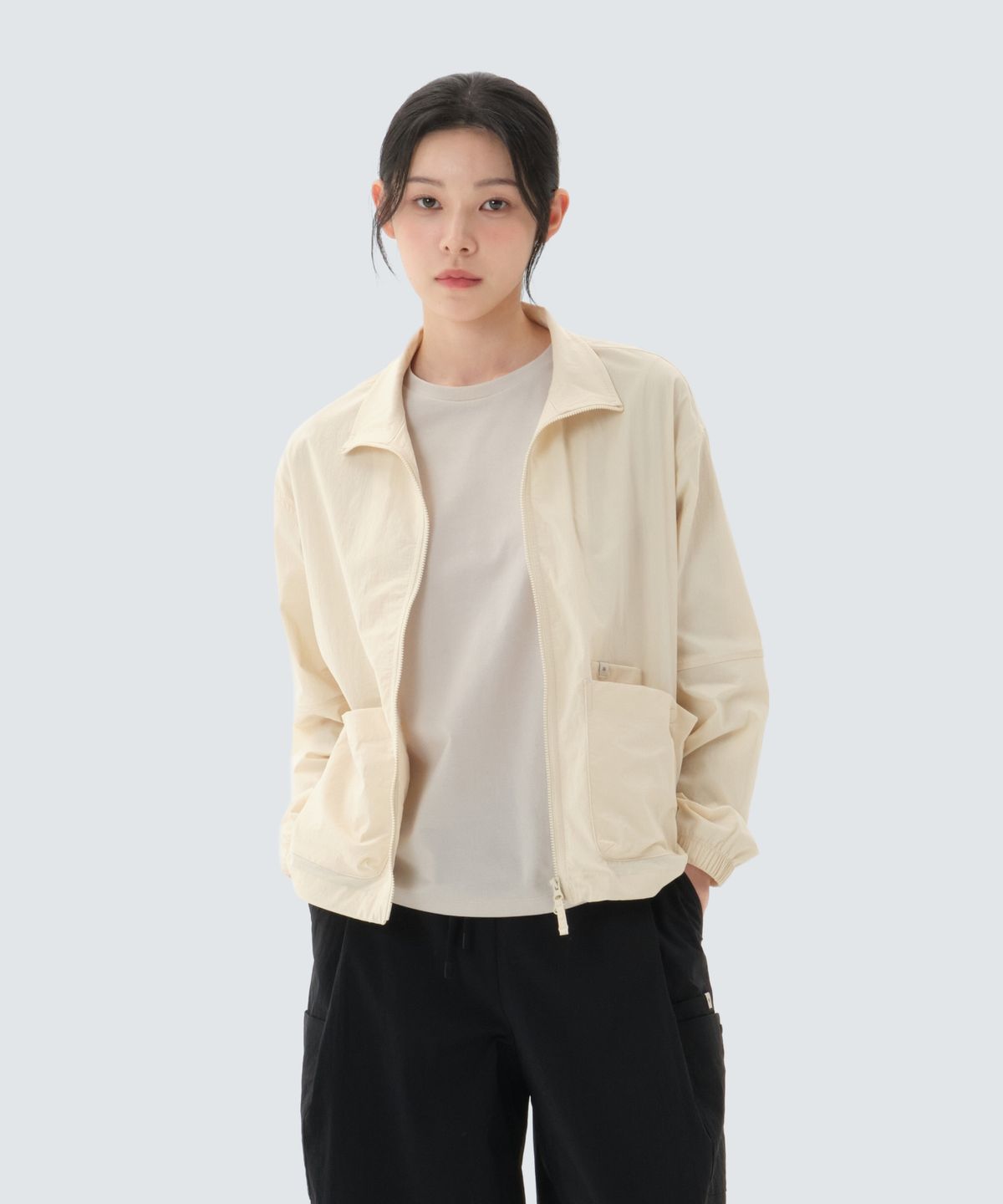 스노우피크 어패럴(SNOWPEAK APPAREL) 루트 여성 스탠드넥 바람막이 (S26MWRWB65) Sand Beige