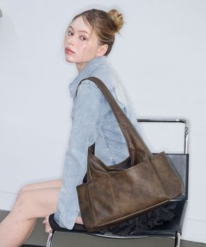 사이드 포켓 숄더백 브라운