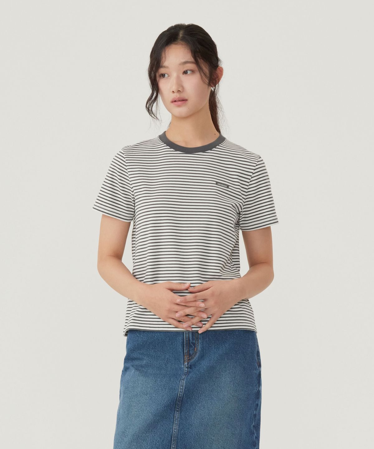 커버낫 우먼(COVERNAT WOMAN) 우먼 스트라이프 티셔츠 차콜