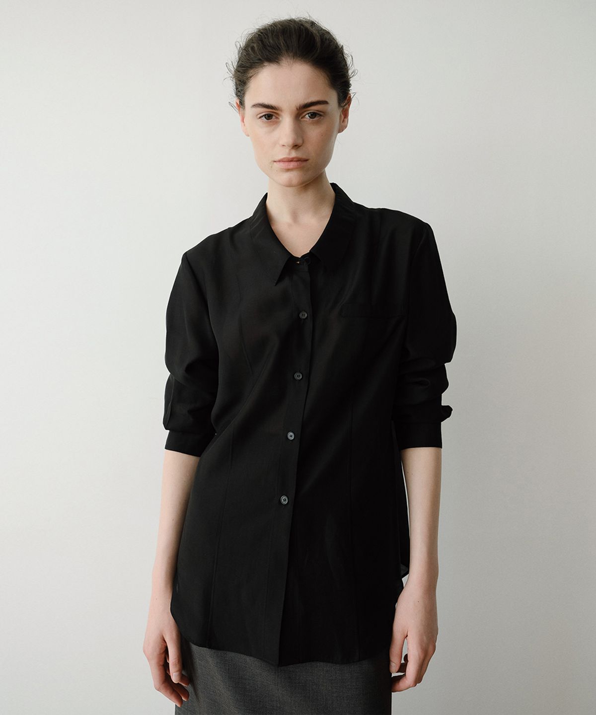 이아(EAAH) KYLA SHEER LINE SHIRT (BLACK)