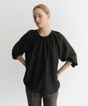 JAYE SHIRRING BLOUSE (BLACK)