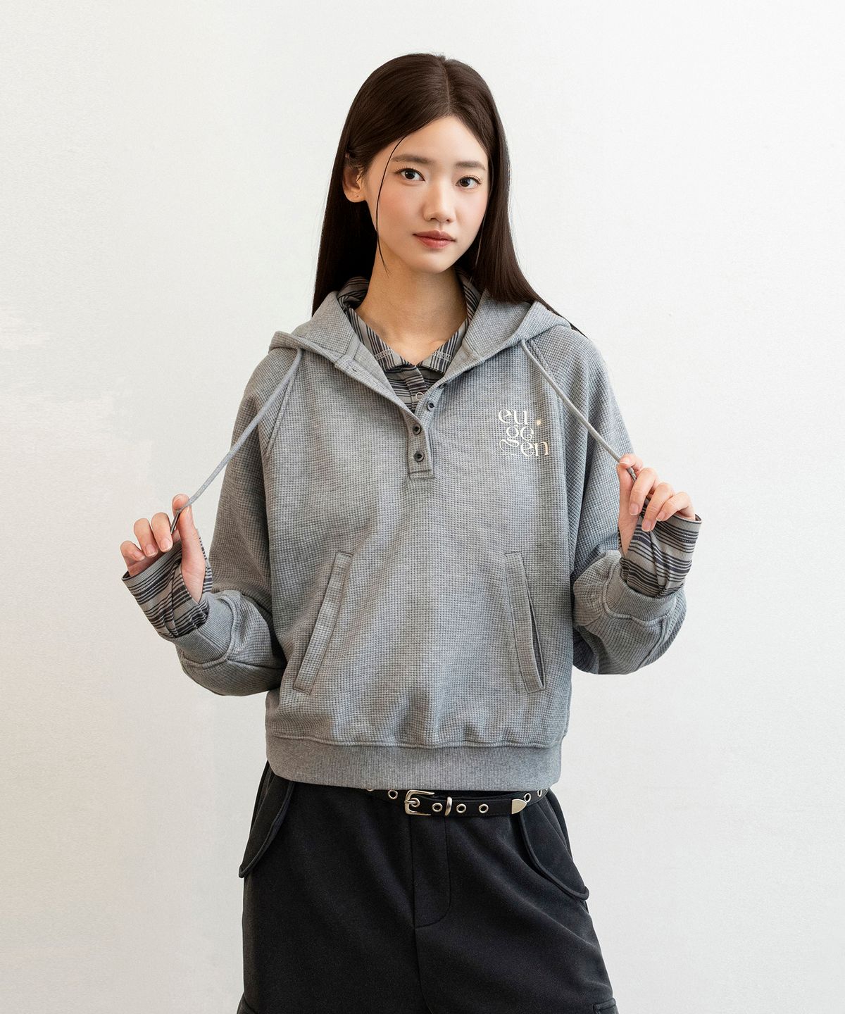 유젠(EUGGEN) 와플 세미 크롭 후드 티셔츠_멜란지