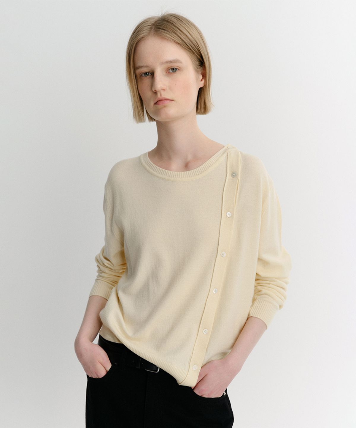 이아(EAAH) SIDE BUTTON KNIT PULLOVER (YELLOW)