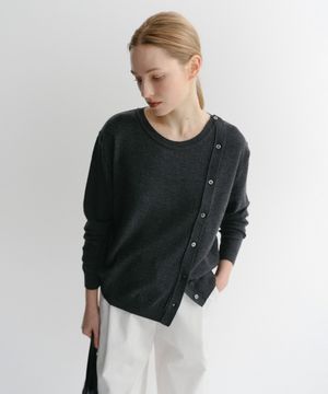 SIDE BUTTON KNIT PULLOVER (CHARCOAL)